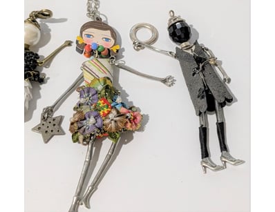 The Curio Collection (A985) - Lot 2504