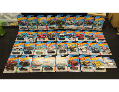 36X ASSORTED HOT WHEELS CARS INCLUDING RANGE ROVER...