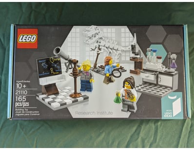 **UNRESERVED** LIFETIME COLLECTION OF LEGO PART... - Lot 274