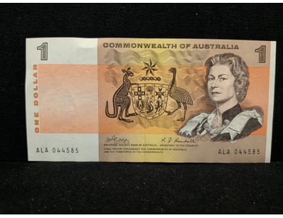 COMMONWEALTH OF AUSTRALIA 1969 ONE DOLLAR NOTE

...