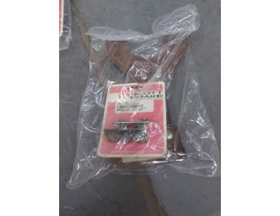 <p><strong>Exhaust Hanger with Retainers</strong><...