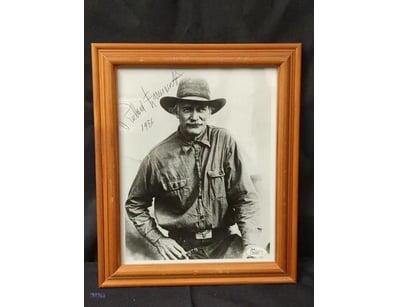 AUTOGRAPHED PHOTOGRAPH OF RICHARD FARNSWORTH.

Ite...