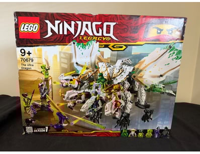 **UNRESERVED** LIFETIME COLLECTION OF LEGO PART... - Lot 597