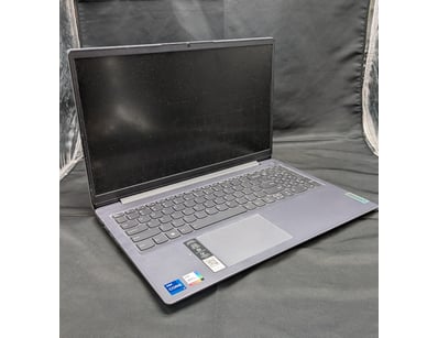 UNRESERVED Airport - Lost Property (A980) - Lot 307