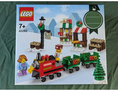 **UNRESERVED** LIFETIME COLLECTION OF LEGO PART... - Lot 286