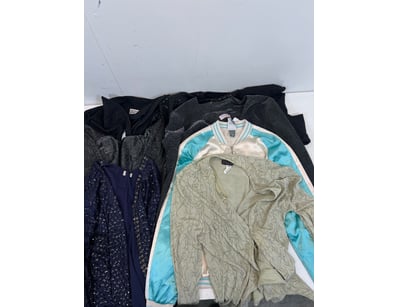 Entire Vintage Clothing Store Liquidation (ON11... - Lot 242