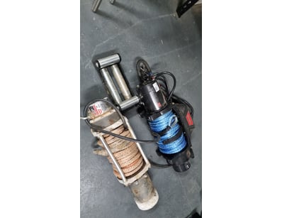 MOSTLY UNRESERVED 4x4 WORKSHOP BUSINESS CLOSURE... - Lot 109