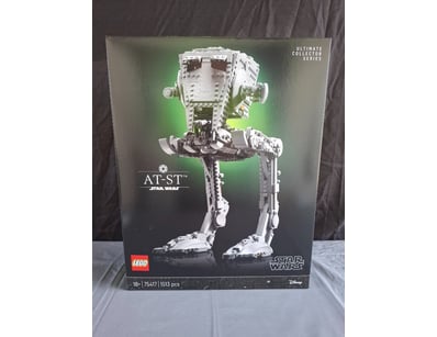 **UNRESERVED** LIFETIME COLLECTION OF LEGO PART... - Lot 251