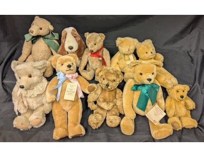 The Curio Collection (A995) - Lot 1172