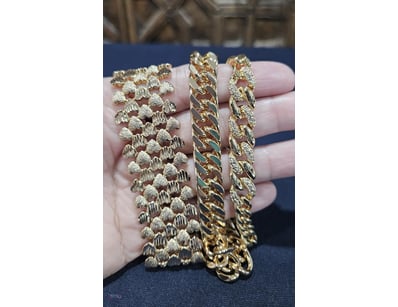 3XPCS GOLD PLATED BRACELETS  

Total Item Weight: ...