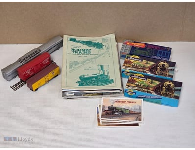 VINTAGE HORNBY TRAIN COLLECTION WITH MODELS, BOOKS...