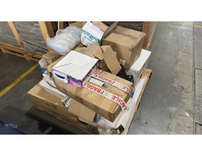 Mixed pallet containing a variety of Lighting and ...