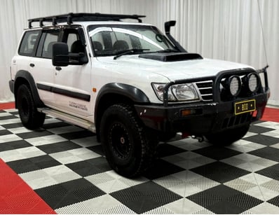 <b>2002 Nissan Patrol GU ST Wagon - White - 287,02...