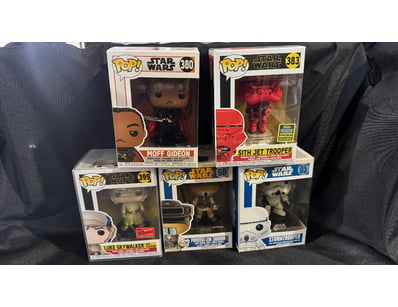LOT OF 5 STAR WARS FUNKO POP VINYL FIGURES

Item...