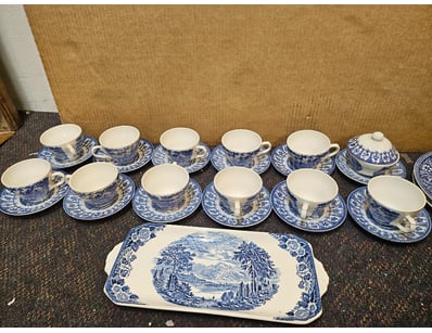 Antiques, Vintage & Interior Treasures (A1008) - Lot 585