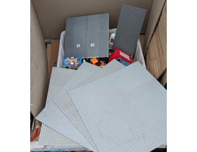 Gadgets, Music & Pastimes (A1005) - Lot 1514