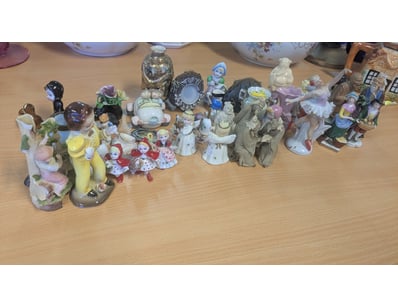 The Curio Collection (A1000) - Lot 1811