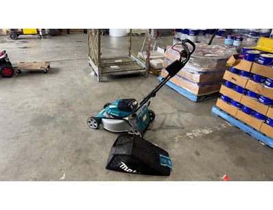 Makita mower

