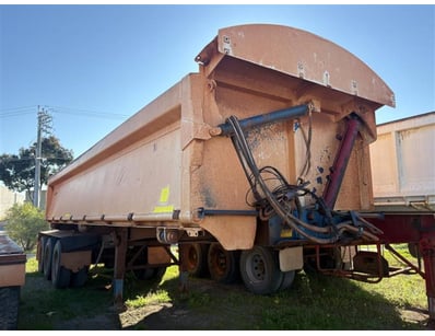 <b> Howard Porter Tri-Axle Side Tipper </b>

Year:...