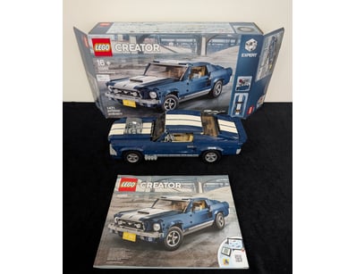 **UNRESERVED** LIFETIME COLLECTION OF LEGO PART... - Lot 105