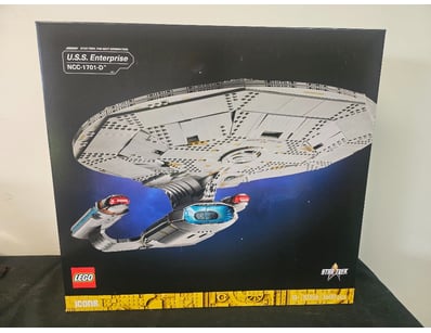 **UNRESERVED** LIFETIME COLLECTION OF LEGO PART... - Lot 726