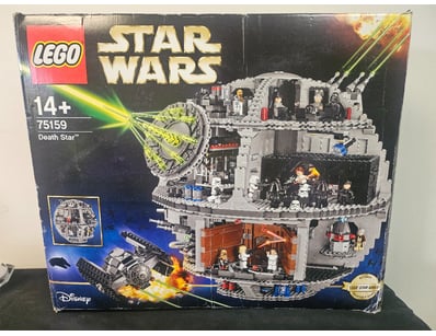 **UNRESERVED** LIFETIME COLLECTION OF LEGO PART ... - Lot 28