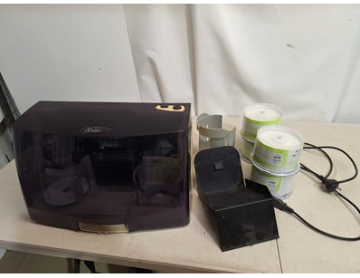 Gadgets, Music & Pastimes (A993) - Lot 770