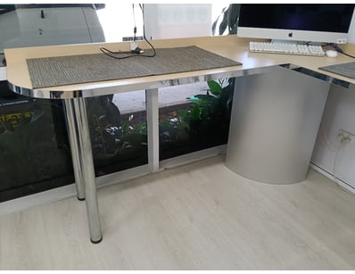Dyson, Apple & Other Major Brand Reseller Liquid... - Lot 21