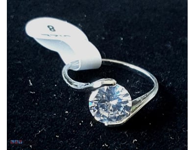 925 SILVER RING WITH CUBIC ZIRCONIA SIZE 8        ...