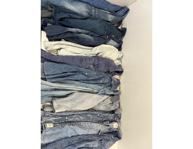 Entire Vintage Clothing Store Liquidation (ON11... - Lot 427