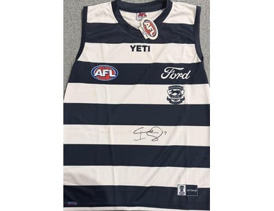 ISAAC SMITH SIGNED GEELONG CATS GUERNSEY

A Geelon...