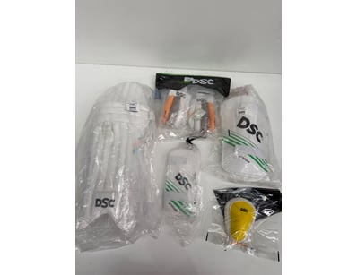 BRAND NEW

DSC Cricket Junior Cricket Set - "Int...