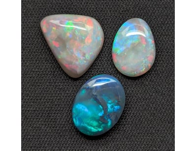 4.30TCW LIGHTNING RIDGE AND MINTABIE OPALS

Incl...