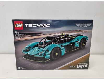 LEGO TECHNIC 42208 ASTON MARTIN VALKYRIE HYPERCAR ...