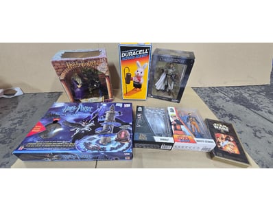 Gadgets, Music & Pastimes (SAA1008) - Lot 109