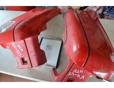 Holden Commodore VU-VZ Ute Quarter bumpers Left an...