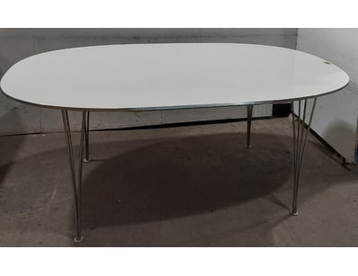 IT Equipment, Designer Furniture & More (ON12009) - Lot 127