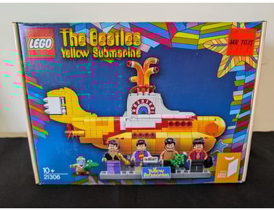 **UNRESERVED** LIFETIME COLLECTION OF LEGO PART... - Lot 616