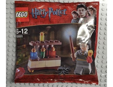 **UNRESERVED** LIFETIME COLLECTION OF LEGO PART... - Lot 303