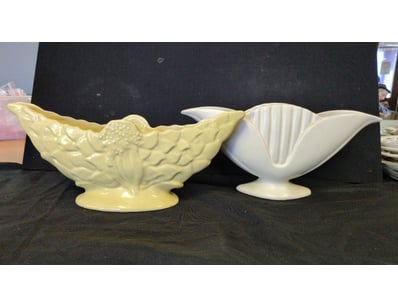 PAIR OF VINTAGE CERAMIC DECORATIVE BOWLS

Item S...