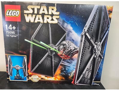 **UNRESERVED** LIFETIME COLLECTION OF LEGO PART... - Lot 747