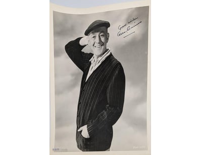 SIGNED PHOTOGRAPH OF ALEC GUINNESS WITH CERTIFICAT...