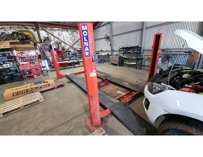MOSTLY UNRESERVED 4x4 WORKSHOP BUSINESS CLOSURE L... - Lot 5