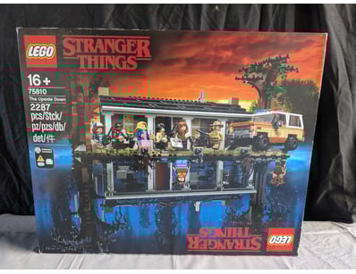 **UNRESERVED** LIFETIME COLLECTION OF LEGO PART... - Lot 100