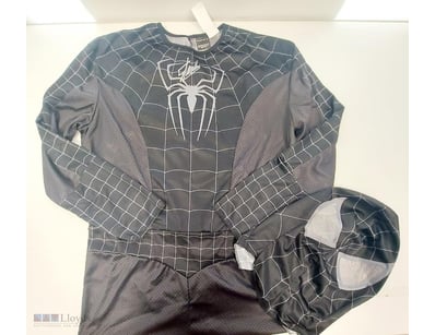 STAN LEE SIGNED SPIDER-MAN COSTUME AND MASK

10773...