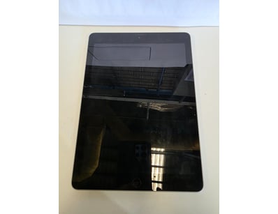 UNRESERVED Airport - Lost Property (A980) - Lot 371