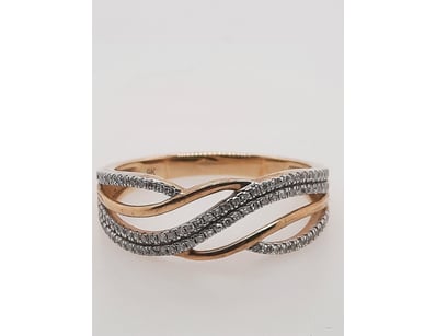 9CT YELLOW GOLD RING.

9Ct Yellow Gold Dress Rin...