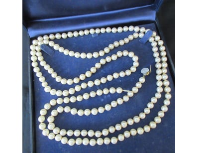 ESTATE VINTAGE VERY LONG PEARL NECKLACE

(Stampe...