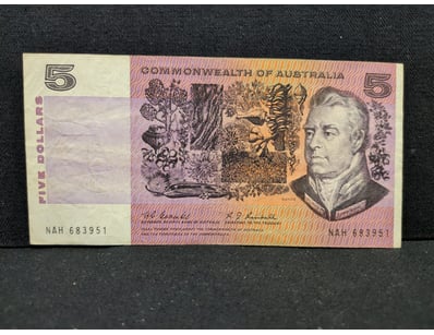 COMMONWEALTH OF AUSTRALIA 1967 FIVE DOLLARS BANKNO...