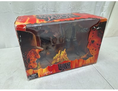Freddy vs Jason Deluxe Boxed Set

